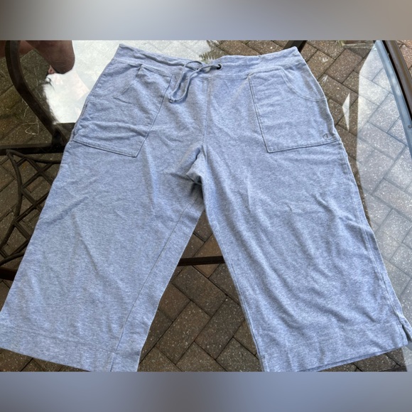 Champion Cotton Gray Capri length pants - Picture 2 of 4